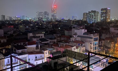 FULLY FURNISHED STUDIO APARTMENT IN LAC LONG QUAN FOR RENT